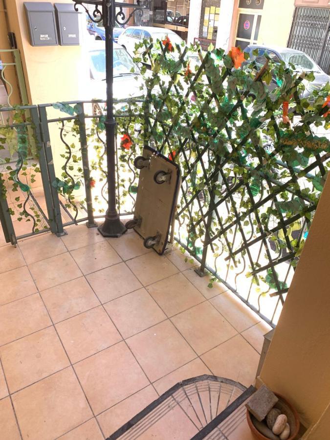 Appartamento Joli Studio Au Soleil Mentone Esterno foto
